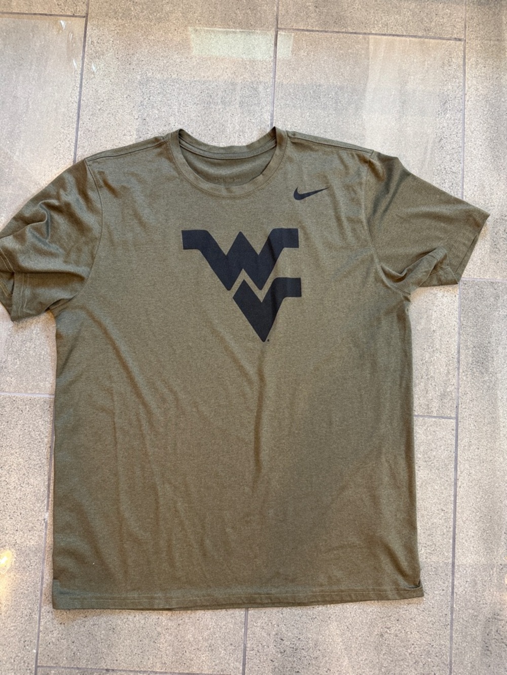 Nike Men’s WVU short sleeve shirt